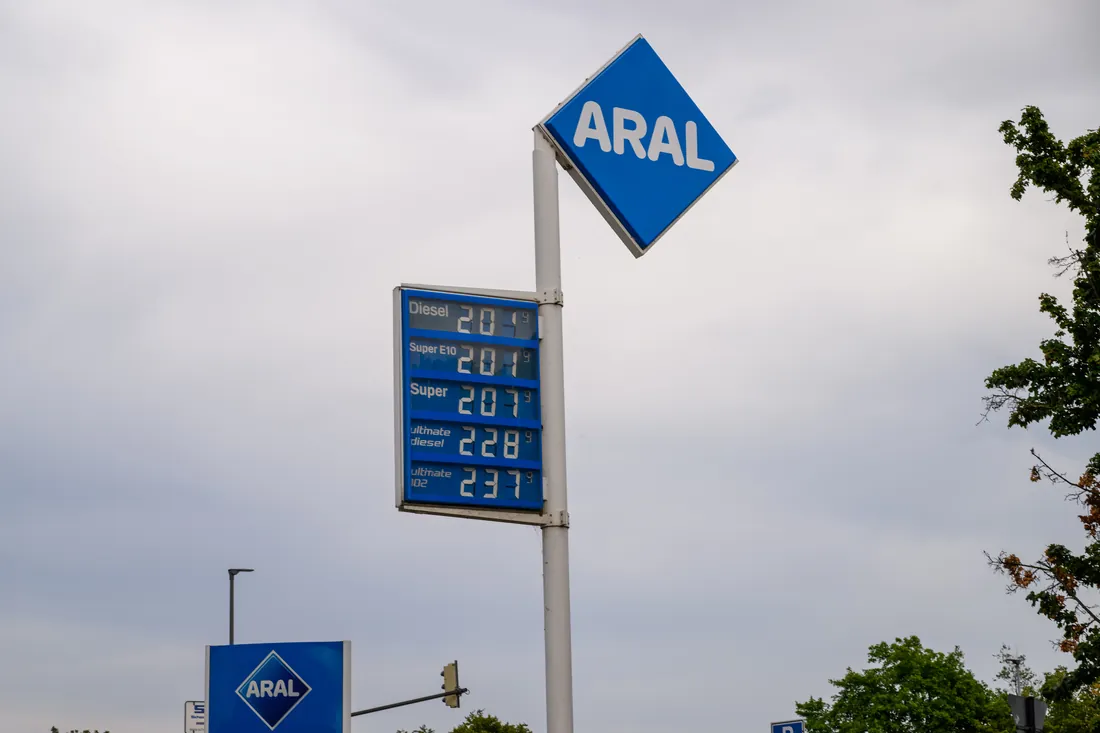 Kraftstoffpreise über zwei Euro an einer Aral-Tankstelle – Ludwigshafen, 13. Juli 2026
