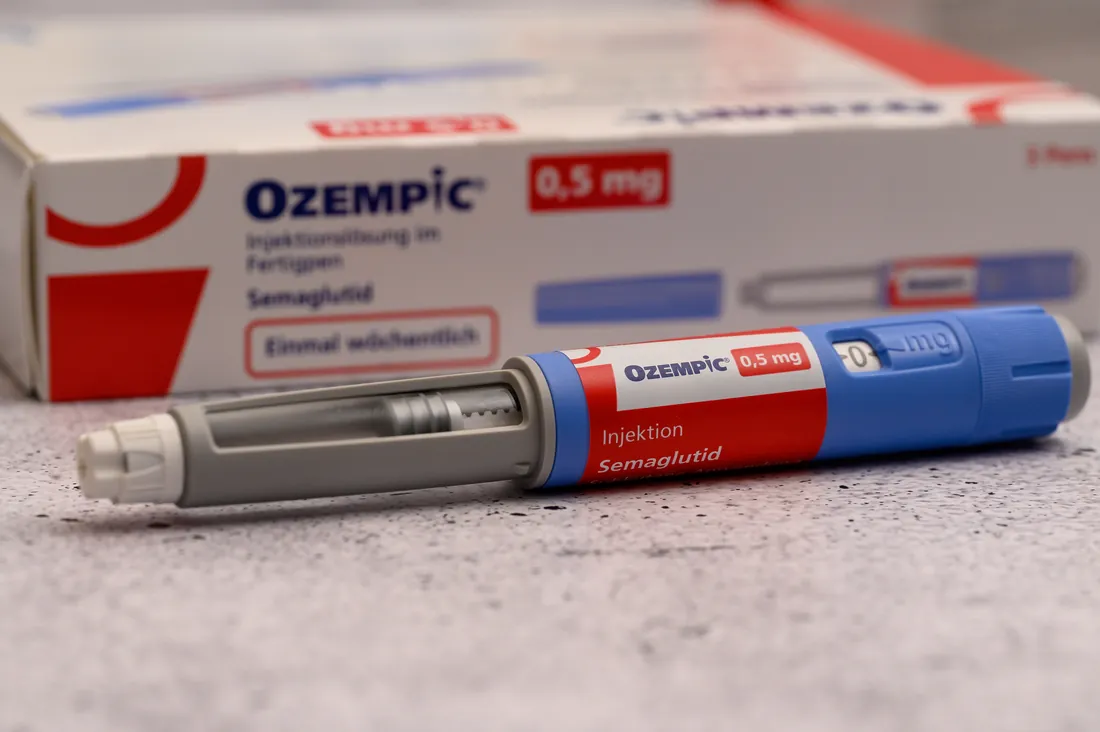 Ozempic-Fertigpen mit Semaglutid vor der Originalpackung – Waldsee, 13. September 2026
